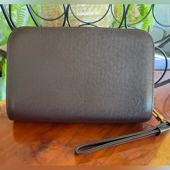 Louis Vuitton Burgundy Taiga Leather Clutch/ Wrist Bag - Picture 1 of 14